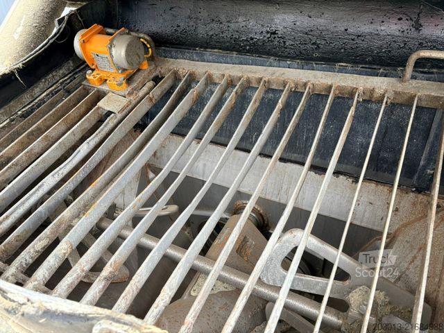 Betonpumpu sunkvežimis MERCEDES-BENZ ACTROS 2646 6x4 Betonpumpe PUTZMEISTER BSF 36 M