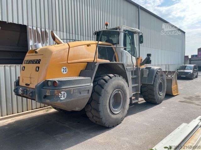 Chargeuse sur pneus LIEBHERR L566 Radlader 27 Ton *11.350 h