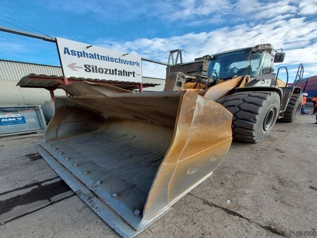 Chargeuse sur pneus LIEBHERR L566 Radlader 27 Ton *11.350 h