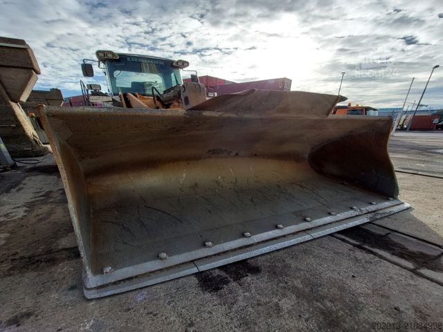 Chargeuse sur pneus LIEBHERR L566 Radlader 27 Ton *11.350 h