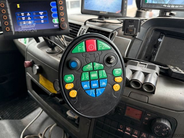 Ielu tīrīšanas mašīna MAN TGM 18.340 HD Kehrmaschine SCARAB Magnum 8,2 m³