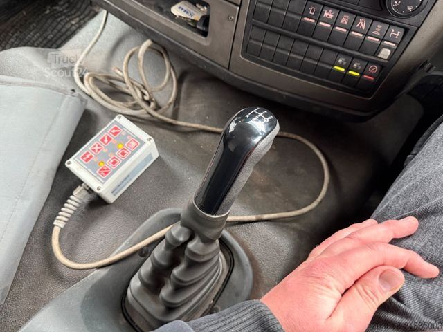 Ielu tīrīšanas mašīna MAN TGM 18.340 HD Kehrmaschine SCARAB Magnum 8,2 m³