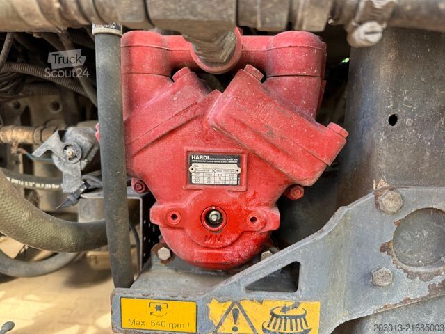 Ielu tīrīšanas mašīna MAN TGM 18.340 HD Kehrmaschine SCARAB Magnum 8,2 m³