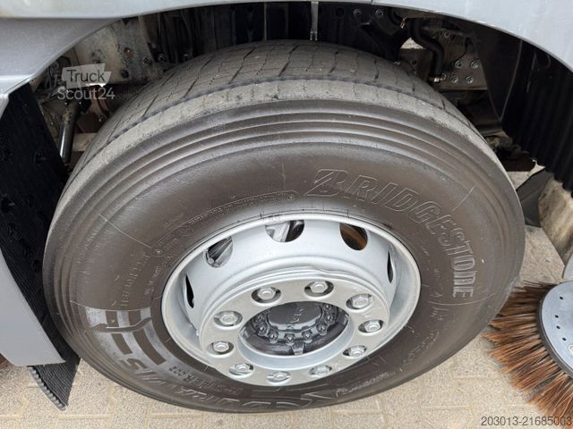 Vejfejemaskine MAN TGM 18.340 HD Kehrmaschine SCARAB Magnum 8,2 m³