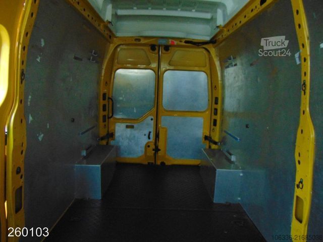 Furgoneta de caja alta RENAULT Master 2.3 dCi 135 L3H3 -Kamera-