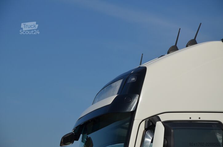 Tractora standard Volvo FH 500 XL / 2023 / NEW I-SAVE / KLIMA P. / TUNER TV / LED / 5816
