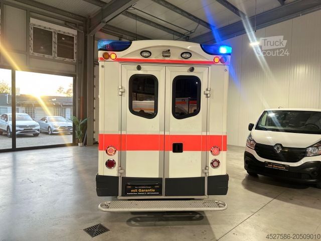 Пожежна машина VOLKSWAGEN Crafter RTW/KTW*KRANKENWAGEN*AMBULANZ*LIEGE*TIRG