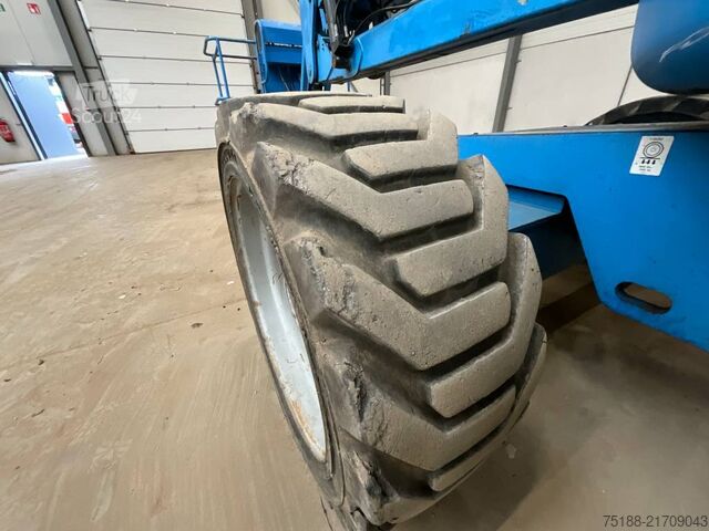 Plate-forme de travail télescopique articulée Genie Z 45/25