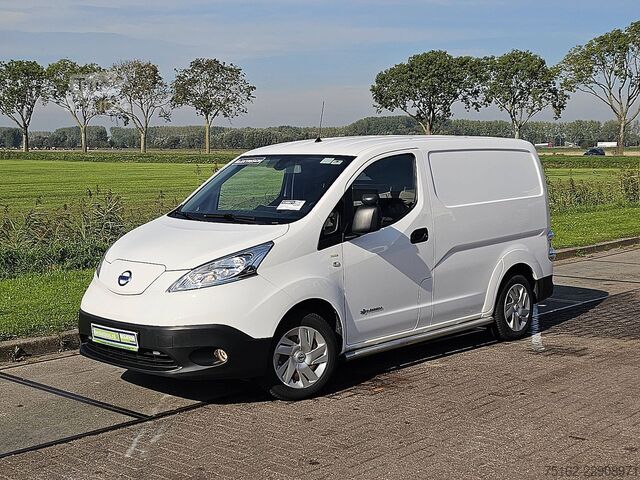 Korkeakattoinen farmari NISSAN E-NV200 L1 NAP 200KM WLTP