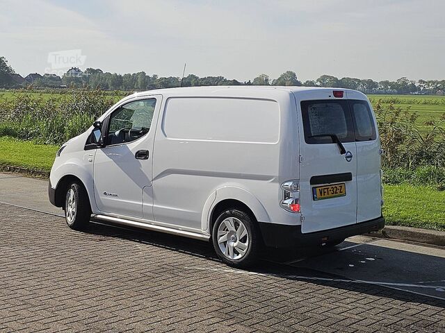 Korkeakattoinen farmari NISSAN E-NV200 L1 NAP 200KM WLTP