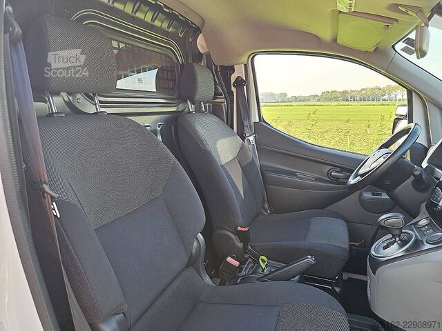 Korkeakattoinen farmari NISSAN E-NV200 L1 NAP 200KM WLTP