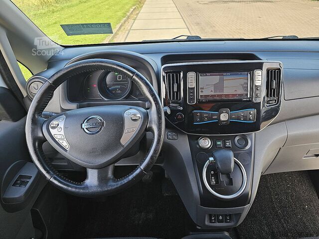 Korkeakattoinen farmari NISSAN E-NV200 L1 NAP 200KM WLTP