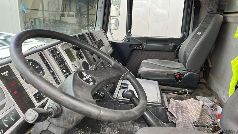 3-puoleinen kippauslaite MAN 33.463 (STEEL SUSP. / CLEAN TRUCK / GOOD TYRES ...