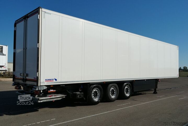 Hladilna polprikolica SCHMITZ CARGOBULL SKO 24/ LBW 2500 kg UFB /DS/ BLUMEN / TK SCB