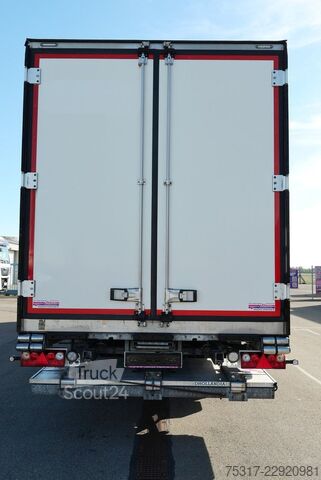 Hladilna polprikolica SCHMITZ CARGOBULL SKO 24/ LBW 2500 kg UFB /DS/ BLUMEN / TK SCB