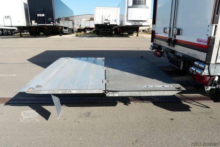 Hladilna polprikolica SCHMITZ CARGOBULL SKO 24/ LBW 2500 kg UFB /DS/ BLUMEN / TK SCB