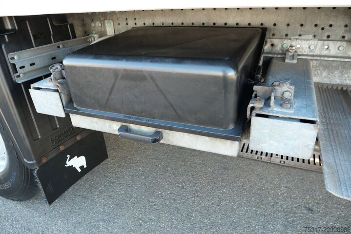 Hladilna polprikolica SCHMITZ CARGOBULL SKO 24/ LBW 2500 kg UFB /DS/ BLUMEN / TK SCB
