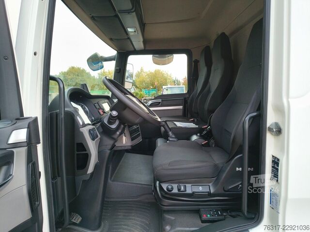 Fourgon pick-up MAN TGL 8.190 Pritsche 6,10m, BL, 2x AHK,