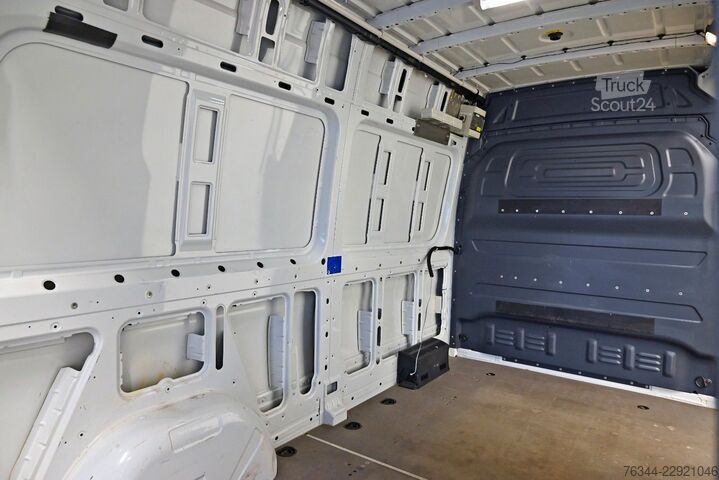Slēgtais furgons MERCEDES-BENZ Sprinter 314 CDI MR L2H2 Klima Navi Tempomat AHK