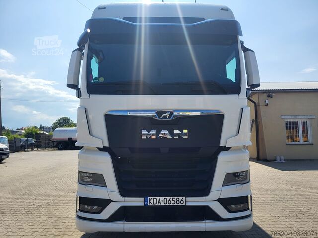 Standardowy ciągnik siodłowy MAN TGX 18.470