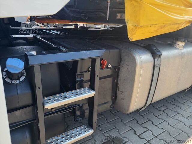 Standardowy ciągnik siodłowy MAN TGX 18.470