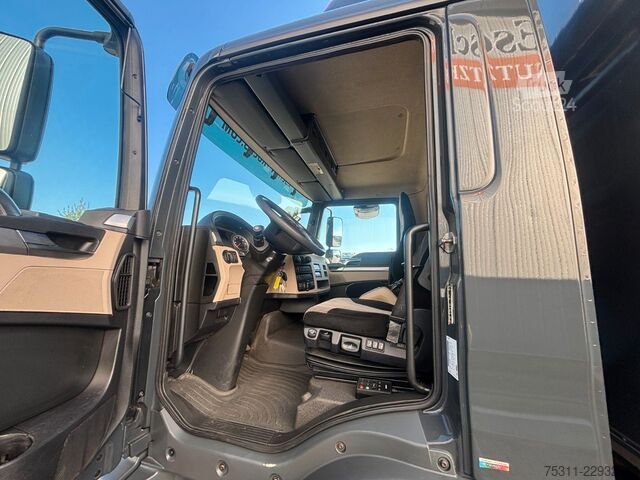 Kuorma-auto umpikorilla MAN TGL 12.220 BL 7250mm Koffer*LBW*Automatik*Klima