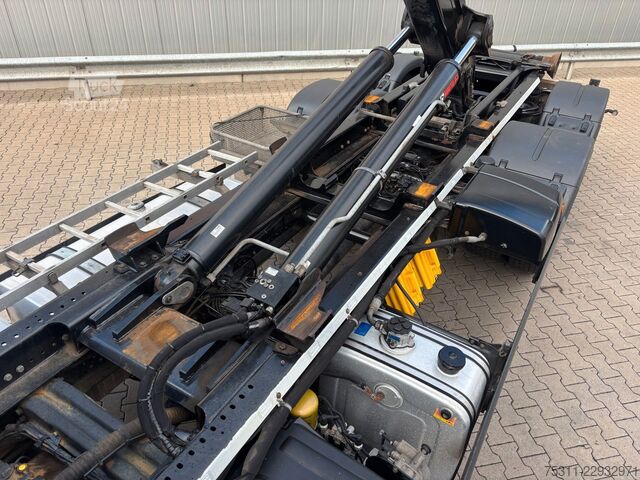 Kamion s kipom s pomičnim kontejnerom MAN TGS 26.470 *HIAB ULT21S59*hydr.Verriegelung*Lenk
