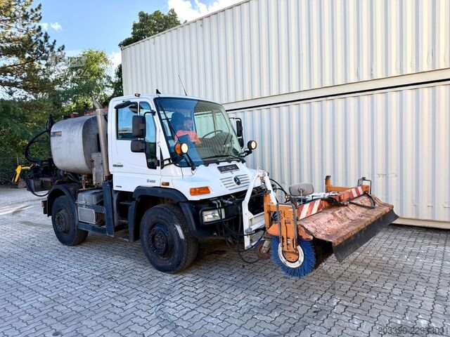 Sonderausbau-Transporter UNIMOG U400 mit Breining U2000 Bitumenspritze + Besen