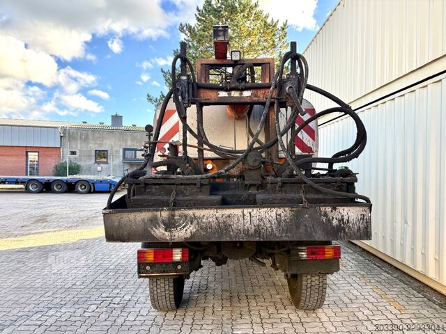 Centrale d'enrobage (d’asphalte) Unimog U400 mit Bitumspritze Breining + Besen