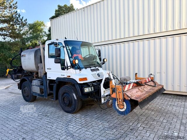 Centrale d'enrobage (d’asphalte) Unimog U400 mit Bitumspritze Breining + Besen