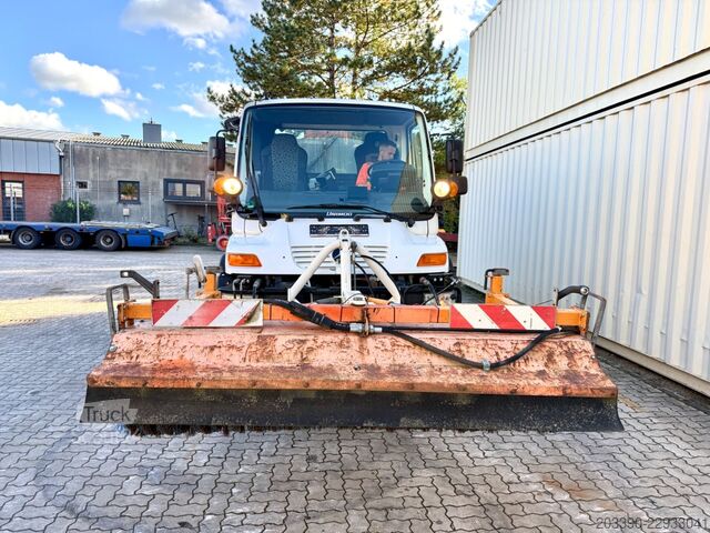 Centrale d'enrobage (d’asphalte) Unimog U400 mit Bitumspritze Breining + Besen