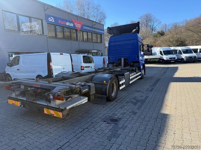 Kamion sa zamjenjivom nadogradnjom MERCEDES-BENZ 1833 Axor, 7 Sitzplätze, 1. Hand, erst 228 Tkm