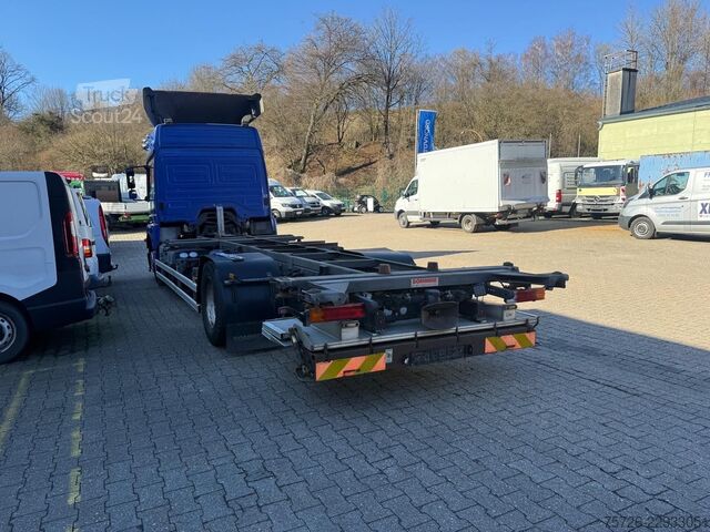 Kamion sa zamjenjivom nadogradnjom MERCEDES-BENZ 1833 Axor, 7 Sitzplätze, 1. Hand, erst 228 Tkm
