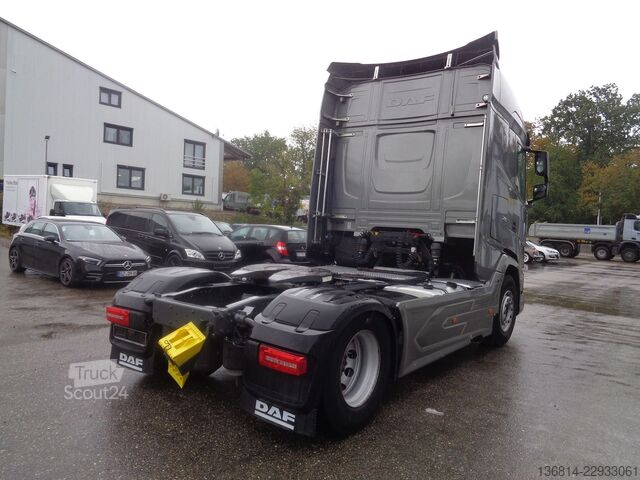 Стандартний тягач DAF XG 530 FT VOLL Schubboden- + Kipphydraulik