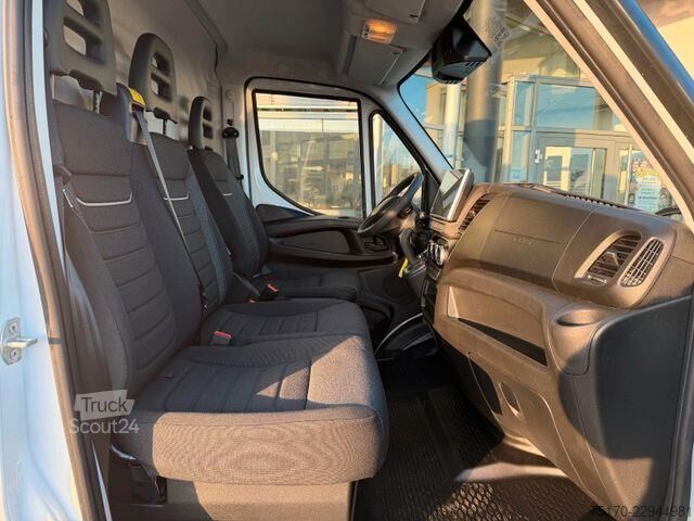 Kombi s vysokou strechou Iveco Daily 35S18 HA8 *R4.100mm*Automatik*Kamera*ACC*