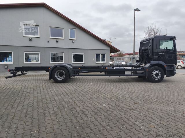 Fahrgestell mit Fahrerhaus MAN TGM 18.320 4x2 BL CH Fahrgestell Euro 6 Rechtsl...