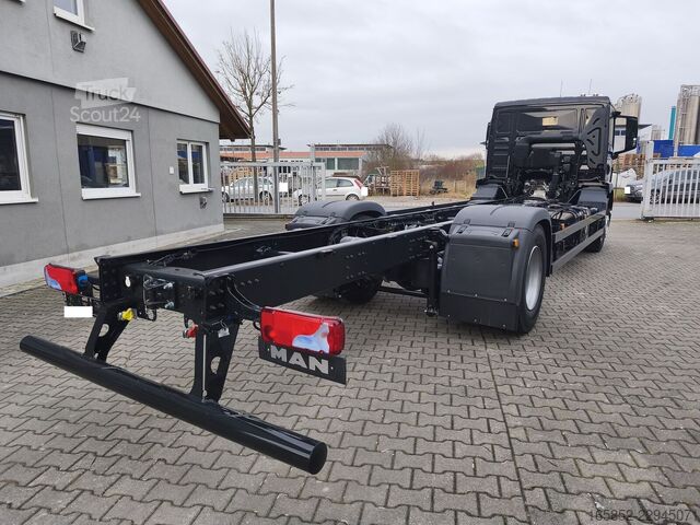 Fahrgestell mit Fahrerhaus MAN TGM 18.320 4x2 BL CH Fahrgestell Euro 6 Rechtsl...