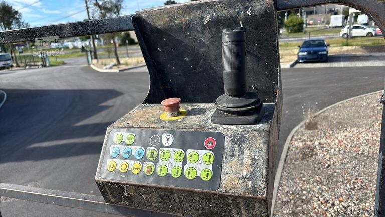 Mesa elevatória de tesoura Haulotte Compact 12 Dx (12m)