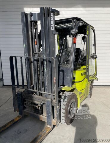Frontstapler Clark GTS25D nur 707 Std.