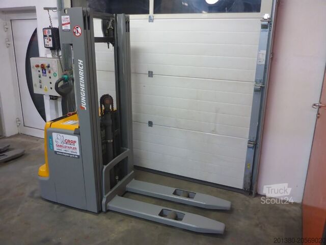 Wózek podnośnikowy ręczny Jungheinrich EJC 214