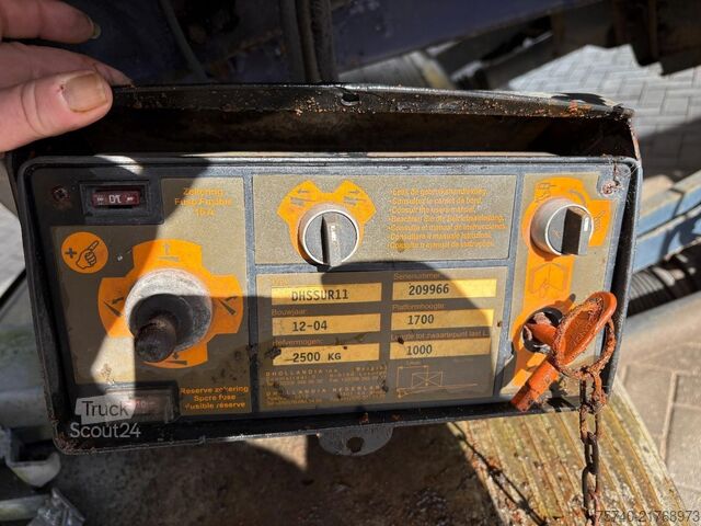 Transporte refrigerado/congelado Krone SDR27 + CARRIER MAXIMA 1300 + STUURAS