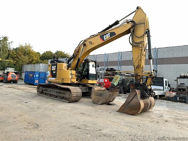 Caterpillar 335F L with 2 buckets