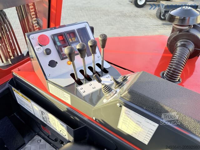 Wózek widłowy czterokierunkowy Combilift C3000CB GAS TRIPLEX 4900 FREE-LIFT