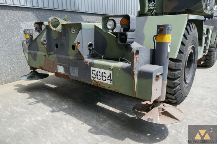 Kravas celtnis skarbam apvidum Grove RT875 Ex-army