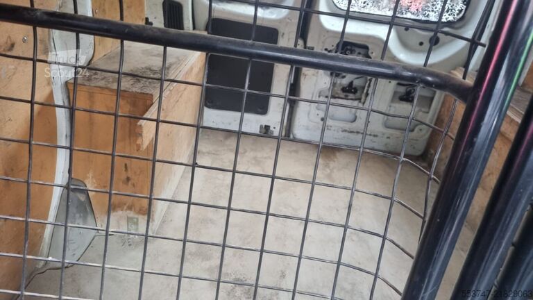 Karavan sa visokim krovom Peugeot Bipper