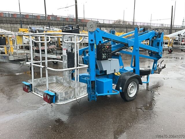 Ανελκυστήρας μπούμας τοποθετημένος σε τρέιλερ Genie TZ34 (12m)