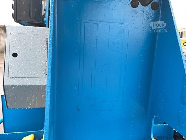 Ανελκυστήρας μπούμας τοποθετημένος σε τρέιλερ Genie TZ34 (12m)