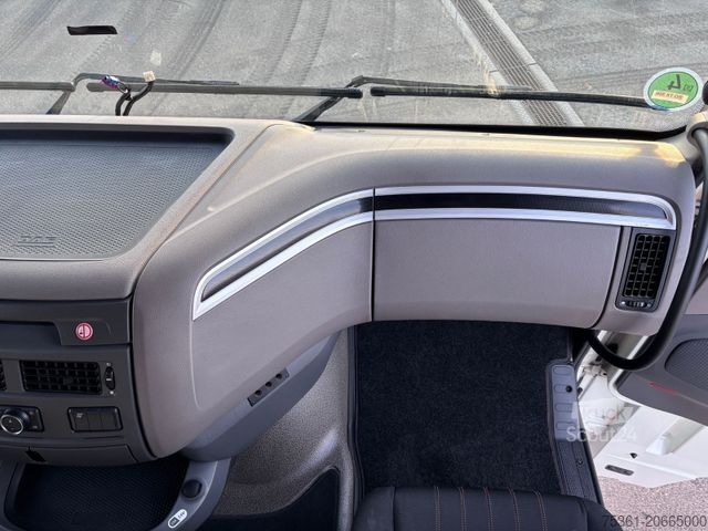 Standartinis vilkikas DAF XF 530 SSC Super Space Cab Prod. 2022 - RETARDER