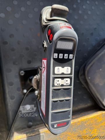 Podvozek nákladního auta IVECO TRAKKER AD340T45 8x4 HIAB Hakenlift Retarder