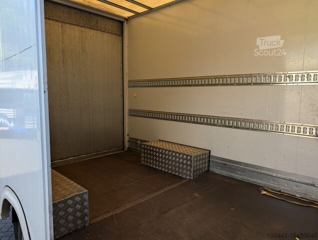 Transporteris su lagaminu Ford Transit Koffer mit Laderampe HU NEU